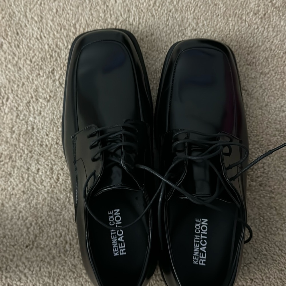 Black Kenneth Cole Reaction shoes